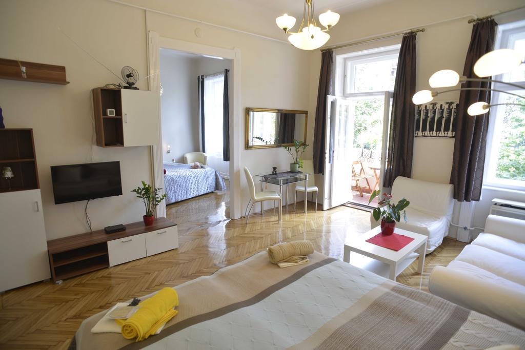 Peter'S Home Budapest Room photo